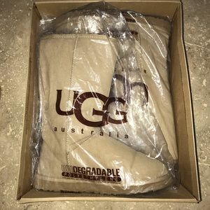 CLASSIC TALL UGG BOOTS - SAND SIZE 7